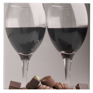 vinho tinto com chocolates