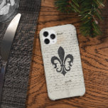 Vintage acentua a efemera francesa Fleur De Lis<br><div class="desc">Fleur De Lis (uma imagem abstrato de um lírio,  e as três pétalas em cima representam fé,  esperança e caridade) contra uma Capa de telefone francesa do Ephemera Designer.</div>