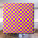 Vintage de placa de xadrez amarelo púrpura neon<br><div class="desc">Vintage Neon Purple e Yellow Checkerboard</div>