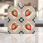 Vintage Kitsch Pastel Strawberry<br><div class="desc">Acelere seu espaço com este azulejo de cozinha gatinho, dotado de morangos vintage charmosos, enquadrados por bordas do estilo gingham. Acentuado com tons verdes cor-de-rosa macio e cor-de-rosa, este design evoca uma vibração nostálgica e alegre perfeita para cozinhas e áreas de jantar inspiradas em retrô. O layout simétrico e os...</div>