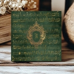 Vintage Monographic Crest Music Manuscrito Verde D<br><div class="desc">Este elegante design apresenta manuscrito de folha de música manuscrito de cor dourada em um esmeralda escura e verde-esmeralda em relevo dourado. Personalize-o com o seu monograma inicial em fonte gótica disparado por um ornamentado antigo de crista dourada.</div>