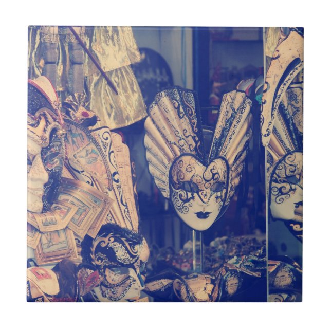 Vintage Venetian carnival masks (Frente)