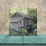 Vintage Wooden Grist Mill<br><div class="desc">Para coletores de história e nostalgia! Azulejo cerâmico que apresenta a imagem fotográfica de uma fábrica vintage de moagem de madeira que é hoje um marco histórico. Perfeito para ser usado como um banquete de cozinha! Crédito: Cedar Creek Grist Mill - Woodland,  Washington.</div>