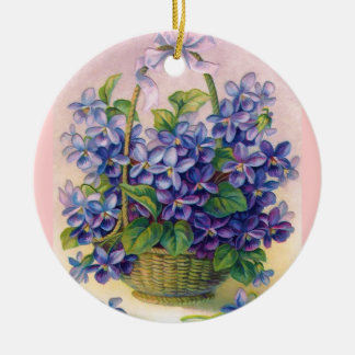 Violetas do vintage em um ornamento da cesta
