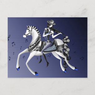 Violinista de Cavalgada Cartão Postal Azul