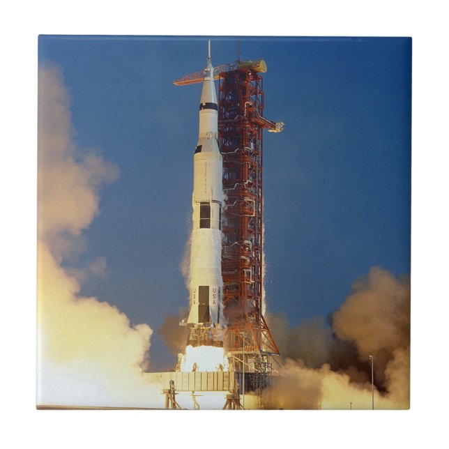 Visão Terrestre da Nave Espacial da Missão Lunar (Frente)