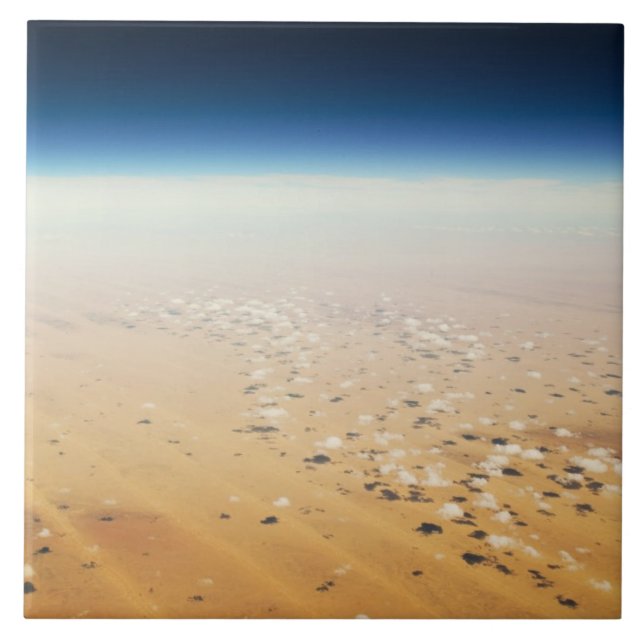 Vista aérea de um deserto (Frente)