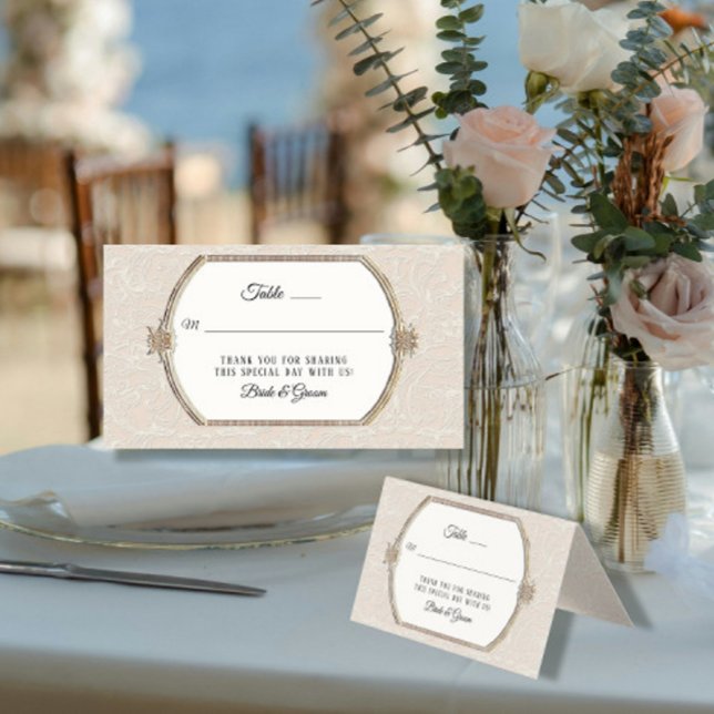 Vitoriana Elegante Formal na Recepção Dourada (Criador carregado)