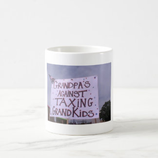 Vovô contra a taxação da caneca de café dos netos