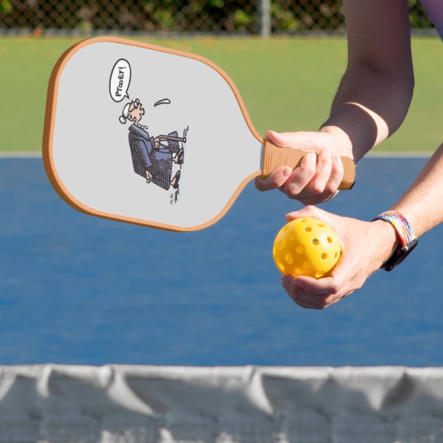 Vovó cuspindo! Carro de pickleball tan (Insitu)