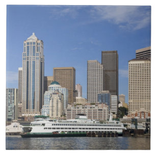 WA, Seattle, panorama de Seattle com balsa