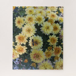 Wasp Em Um Quebra-cabeça De Vidraça De Mãe