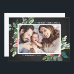 Watercolor Hollies Chalkboard Photo de Natal<br><div class="desc">Mande Cartões de natal para seus entes queridos nesta temporada com esta risada carta horizontal de fotos de Natal. Apresenta colores de aquarelas, sotaques de folha de ouro falsos, padrões de férias festivos correspondentes, fundo de quadro negro falso e tipografia moderna. Os textos são perfeitamente editáveis. Personalize este Cartões de...</div>