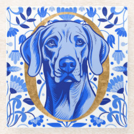 Weimaraner espiando através da letra "O" em dourad