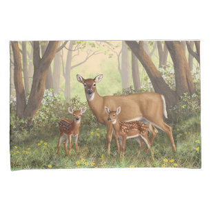 Whitetail Deer e Cute Twin Fawns em Primavera