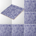 William Morris Vintage Bird & Anemone Patterno<br><div class="desc">Esta é uma impressão de melhoramentos digitais derivada de um antigo pássaro e um design de padrão anêmono por William Morris. William Morris era poeta vitoriano, romancista, designer têxtil e figura importante do Movimento de Artes e Artesanatos Britânico. Seus designs tinham uma estética inspirada no medieval e respeito pelo artesanato...</div>