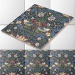 William Morris Vintage Strawberry Thief Pattern<br><div class="desc">Este é um impressão de aprimoramento digital derivado de um antigo bloco 1883 impresso O padrão de Morango de Morango desenhado por William Morris. William Morris era poeta vitoriano, romancista, designer têxtil e figura importante do Movimento de Artes e Artesanatos Britânico. Seus designs tinham uma estética inspirada no medieval e...</div>