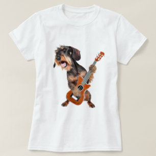 Wirehair Dachshund Tocando Camisa De Violão