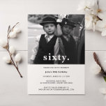 Xadrez Vintage 60º Convite Fotográfico de Aniversá<br><div class="desc">Este convite de aniversário de vintage é perfeito para um aniversário de qualquer idade, quer você esteja planejando uma viagem pela memória, ou simplesmente queira revelar uma foto engraçada de sua infância. Substitua a foto por uma de suas fotos de infância e personalize a idade e o texto de acordo...</div>