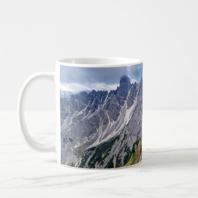 Xícara de café com as Dolomites (Esquerda)