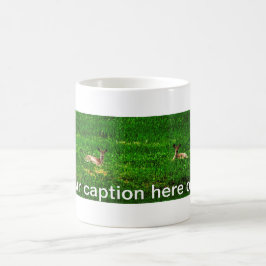 Xícara de café com caneca de quatro dedos