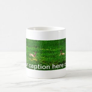 Xícara de café com caneca de quatro dedos