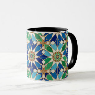 Xícara de café com design de mosaico geométrico el