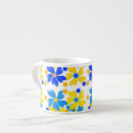 Xícara de Café Espresso com Flores Amarelas e Azui