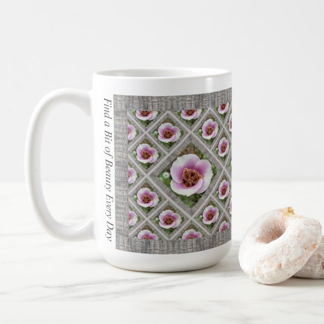 Xícara de café inspiradora com Mariposa Lillies (Com Donut)