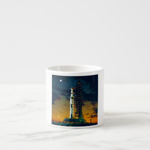 Xícara De Espresso Apollo 4 Saturn V na almofada um complexo 39 do