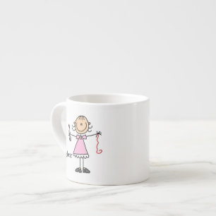 Xícara De Espresso Boneca de Palito Costureira