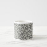 Xícara De Espresso Bonito Linen White Lace Antique de Casamento<br><div class="desc">Casamento antigo - Lace branco e casamento de Linen Um tema de casamento vintage bonito é sobre renda branca antiga e linho. Perfeito para a noiva e noiva vintage que é algo especial para o tema do casamento. O design é baseado em imagens antigas de tecido de roupa macia real,...</div>
