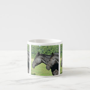 Xícara De Espresso Cabeças de Cavalo Preto em Revestimento de Relvado