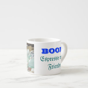Xícara De Espresso Café do CRESCIMENTO com os fósseis de Seaglass d