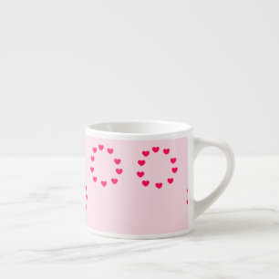 Xícara De Espresso círculos cardíacos vermelhos a rosa