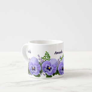 Xícara de espresso com flores personalizadas de la