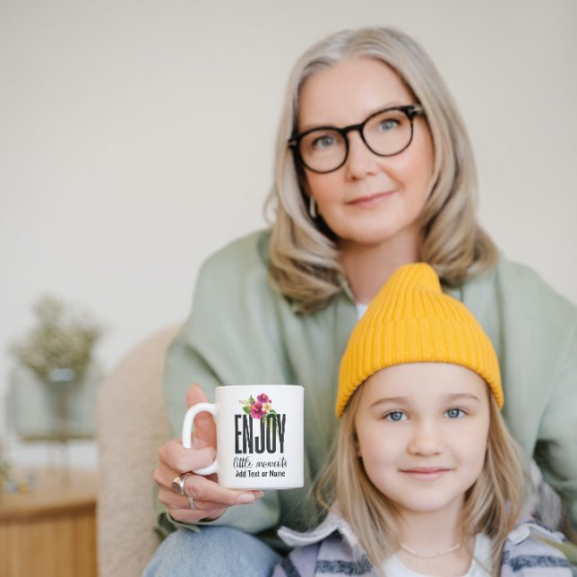 Xícara De Espresso Desfrute de Momentos Modernos em Chic Floral (Criador carregado)