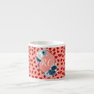 Xícara De Espresso Elegante Monograma Floral em Azul Poeirento e Cora