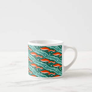 Xícara De Espresso Esquilos saltando na neve em uma árvore de Natal