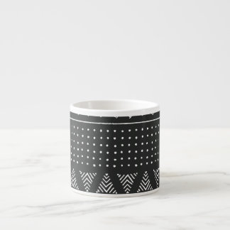 Xícara De Espresso Etnia tribal: padrão branco negro.