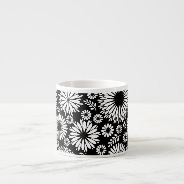 Xícara De Espresso Flores boho Padrão floral vetorial preto e branco (Frente)