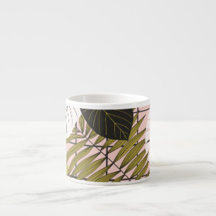 Xícara De Espresso Folhas tropicais, flores, padrão pintado à mão.