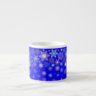Xícara De Espresso Fronteira feliz com flocos de neve