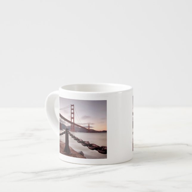 Xícara De Espresso Golden gate bridge contra montanhas (Frente Esquerda)
