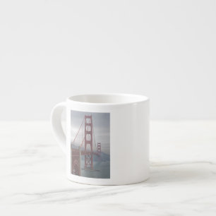Xícara De Espresso Golden gate bridge na névoa