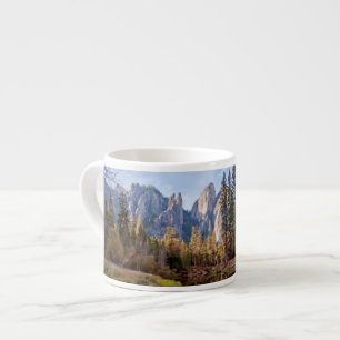 Xícara De Espresso Ideia de picos da catedral