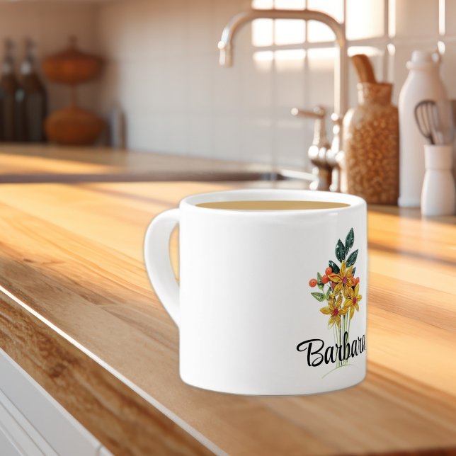 Xícara De Espresso Iniciais de nome ou texto, Flores enfileiradas em  (Criador carregado)