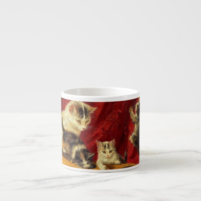 Xícara De Espresso Mãe Gato e Gatinhos Brincando com Violão (Frente)