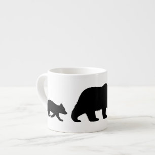 Xícara De Espresso Mama Urso Pardo com Silhuetas de Filhotes   Vida S