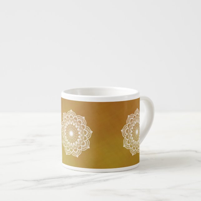 Xícara De Espresso Mandala Branco em Fundo Dourado (Frente Esquerda)